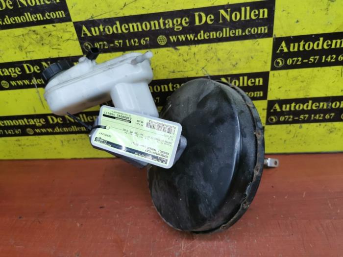 Usados Servofreno Renault Twingo II (CN) 1.2 16V Precio € 45,00 Norma de margen ofrecido por autodemontage denollen