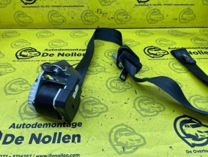 Used Front seatbelt, right Renault Twingo II (CN) 1.2 16V Price € 60,00 Margin scheme offered by de Nollen autorecycling