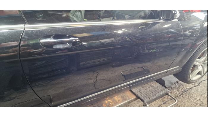 Begagnade Dörr, 2-dörrars, höger Mercedes CL (216) 5.5 CL-550 V8 32V Pris € 450,00 Marginaltabell erbjuds av autodemontage denollen