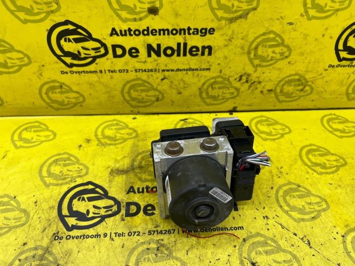 Begagnade ABS-pump Ford Focus C-Max 1.8 16V Pris € 38,00 Marginaltabell erbjuds av autodemontage denollen