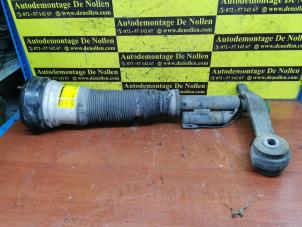Used Front shock absorber, right Mercedes S (W220) 3.2 S-320 CDI 24V Price on request offered by de Nollen autorecycling