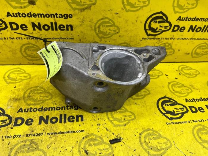 Used Engine mount Mercedes CLA (117.3) 2.0 CLA-45 AMG Turbo 16V Price € 90,75 Inclusive VAT offered by autodemontage denollen