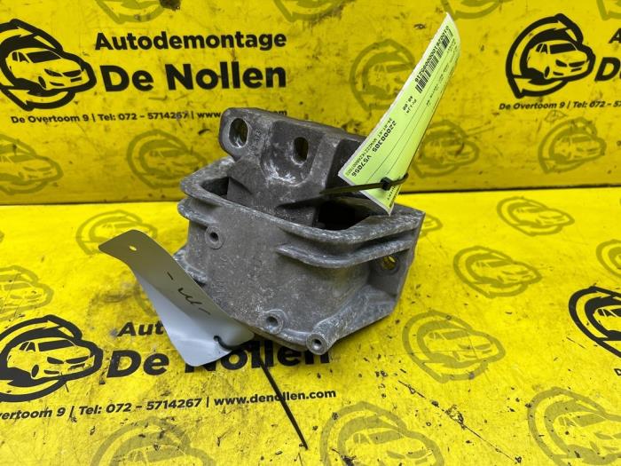 Usagé Support moteur Volkswagen Golf V (1K1) 1.6 FSI 16V Prix € 40,00 Règlement à la marge proposé par autodemontage denollen