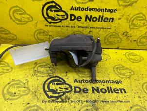 Used Front brake calliper, left Mercedes CLK (W208) 2.0 200K Evo 16V Price on request offered by de Nollen autorecycling