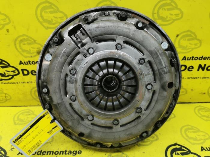 Used Flywheel Mercedes E (C207) E-200 CGI 16V BlueEfficiency Price on request offered by autodemontage denollen