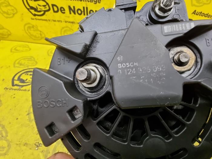 Dynamo från en Mercedes-Benz Sprinter 2t (901/902) 208 CDI 16V 2002