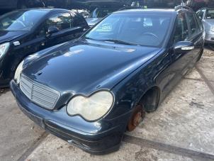 Used Headlight, right Mercedes C Combi (S203) 2.0 C-180 16V Price € 50,00 Margin scheme offered by de Nollen autorecycling