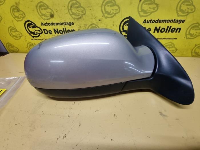 Wing mirror, right from a Volvo V70 (SW) 2.5 T 20V AWD 2003