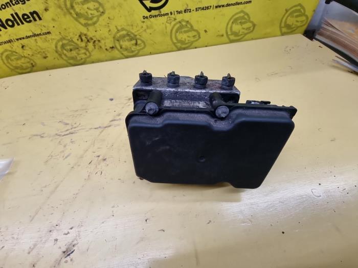 Usagé Bloc ABS Peugeot 107 1.0 12V Prix € 48,00 Règlement à la marge proposé par autodemontage denollen