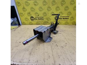Used Steering column housing complete Ford Ranger 3.2 TDCI 20V 4x4 Price on request offered by de Nollen autorecycling