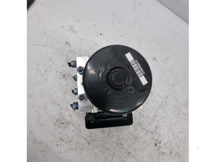 Usagé Pompe ABS BMW 1 serie (F21) 116i 1.6 16V Prix € 71,00 Règlement à la marge proposé par autodemontage denollen