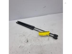 Used Set of gas struts for boot Volkswagen Tiguan (5N1/2) 2.0 TSI 16V 4Motion Price € 40,00 Margin scheme offered by de Nollen autorecycling
