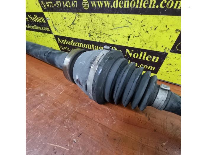 Front drive shaft, right from a Volvo V70 (GW/LW/LZ) 2.4 20V 2000