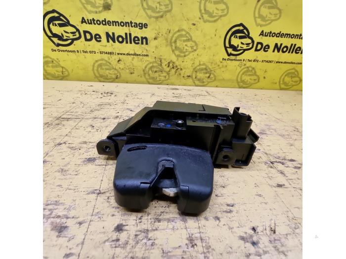 Tailgate Lock Mechanism Citroen C4 Berline 1 6 16V VTi 9804762080 Tailgate Lock Mechanism Citroen C4 Berline 1 6 16V VTi 9804762080