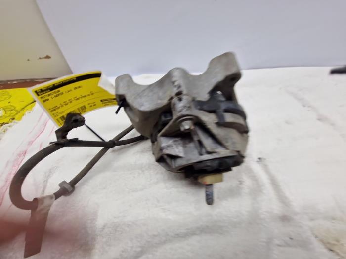 Usagé Support moteur BMW 1 serie (F21) 116i 1.5 TwinPower 12V Prix € 30,00 Règlement à la marge proposé par autodemontage denollen