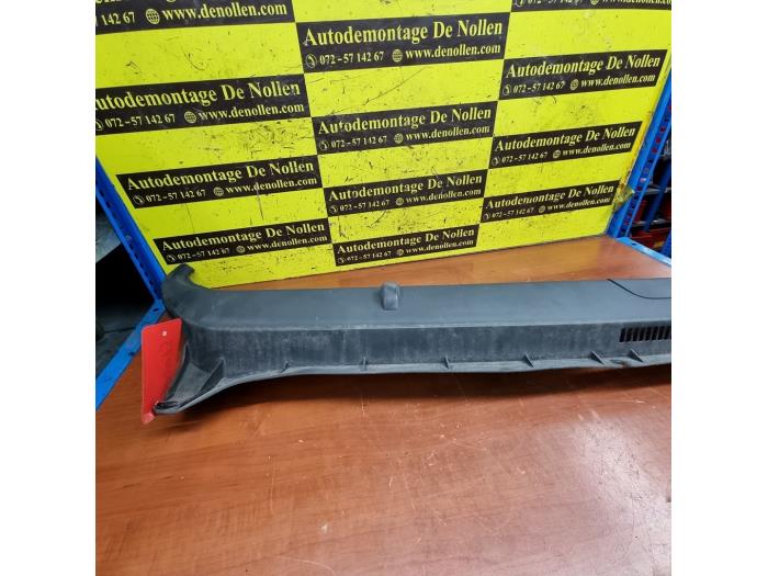 Używane Parawan Ford Ka II 1.2 Cena € 25,00 Procedura marży oferowane przez autodemontage denollen