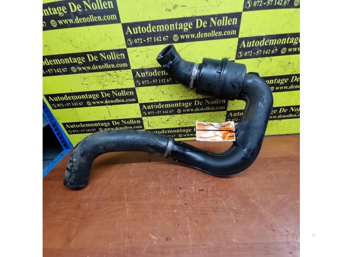 Gebrauchte Intercooler Schlauch Ford Ranger 3.2 TDCI 20V 4x4 Preis € 55,00 Margenregelung angeboten von autodemontage denollen