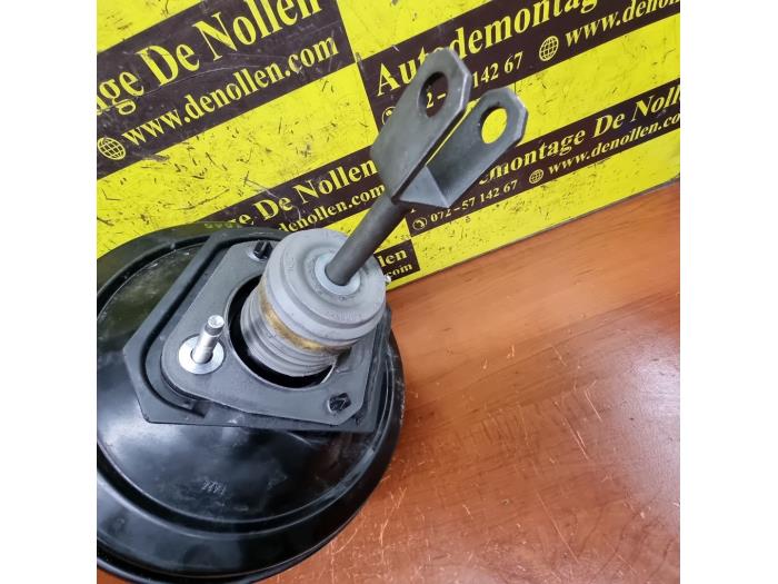 Usagé Servo frein BMW 5 serie (F10) 523i 24V Prix € 125,00 Règlement à la marge proposé par autodemontage denollen