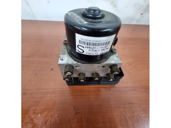Begagnade ABS-pump Volvo S80 (TR/TS) 2.8 T6 24V Pris € 90,00 Marginaltabell erbjuds av autodemontage denollen