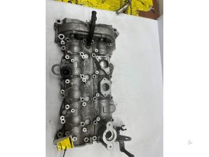 Used Rocker cover Mercedes A (W176) 1.6 A-200 16V Price € 60,50 Inclusive VAT offered by de Nollen autorecycling
