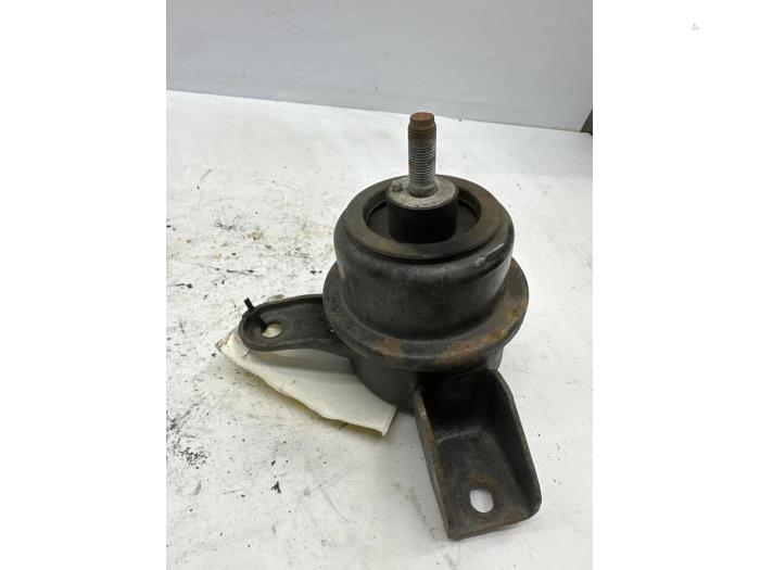 Engine mount from a Kia Venga 1.4 CVVT 16V 2011
