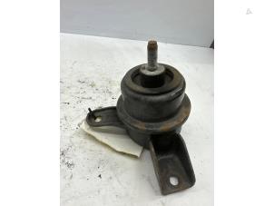 Engine mount from a Kia Venga 1.4 CVVT 16V 2011