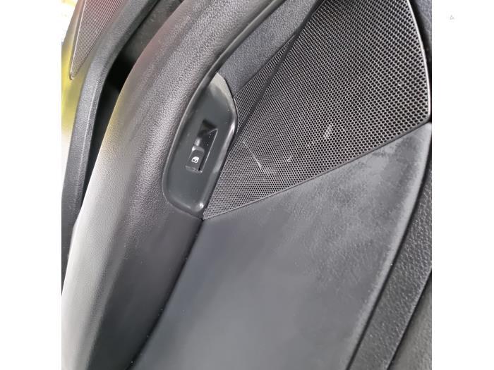 Revêtement portière 4portes arrière droite d'un Audi A3 Sportback (8VA/8VF) 1.5 30 g-tron 16V 2020
