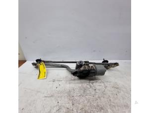 Used Wiper motor + mechanism Renault Clio II (BB/CB) 1.2 Price on request offered by de Nollen autorecycling