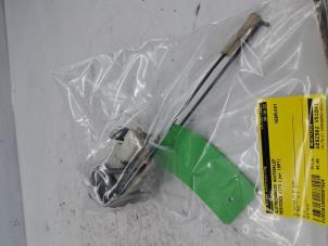 Used Tailgate lock mechanism Mercedes Vito (638.1/2) 2.3 108D Price € 40,00 Margin scheme offered by de Nollen autorecycling