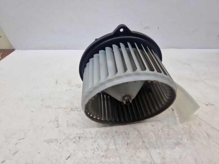 Heating and ventilation fan motor from a Audi A6 (C5) 1.8 20V 1998