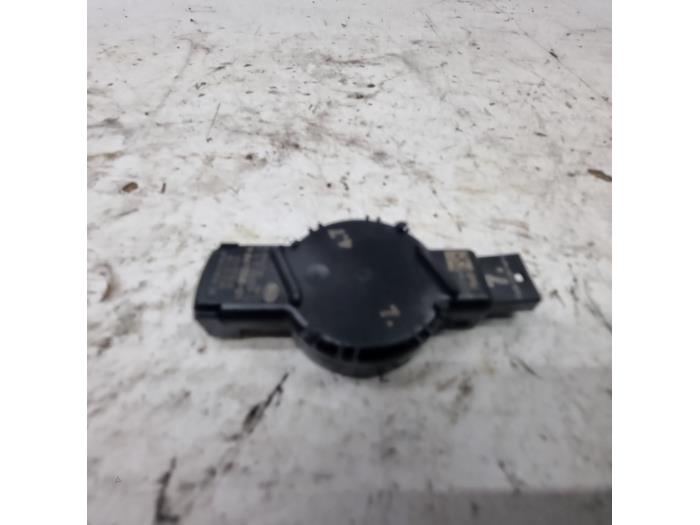 Begagnade Regnsensor BMW 1 serie (F20) 116d 1.5 12V TwinPower Pris € 45,00 Marginaltabell erbjuds av autodemontage denollen