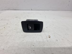 Usagé Commutateur vitre électrique BMW 1 serie (F20) 116d 1.5 12V TwinPower Prix € 15,00 Règlement à la marge proposé par de Nollen autorecycling