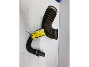 Used Air intake hose BMW 1 serie (F20) 116d 1.5 12V TwinPower Price € 40,00 Margin scheme offered by de Nollen autorecycling