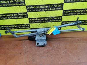 Used Wiper motor + mechanism Renault Clio (B/C57/357/557/577) 1.2 Eco Kat. Price on request offered by de Nollen autorecycling