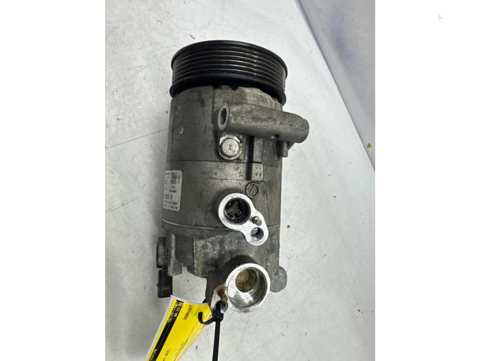 Air conditioning pump from a Seat Altea XL (5P5) 2.0 TDI 16V 2015