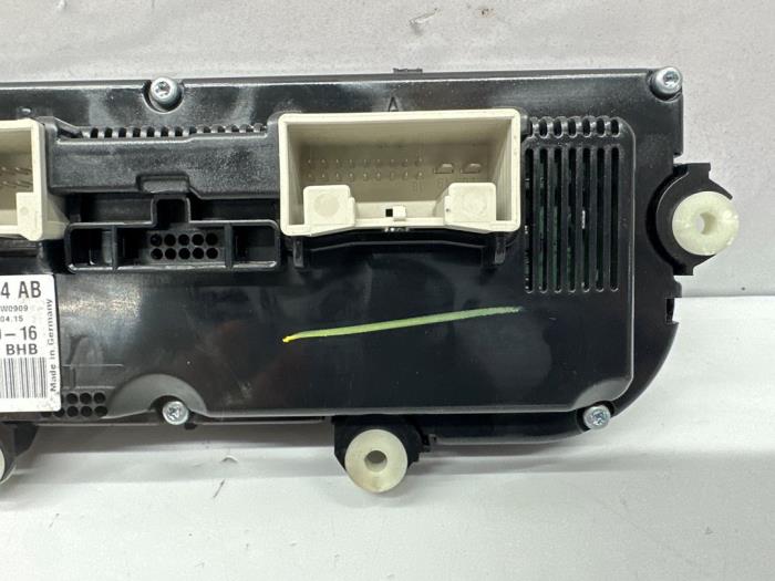 Panel de control de calefacción de un Seat Altea XL (5P5) 2.0 TDI 16V 2015