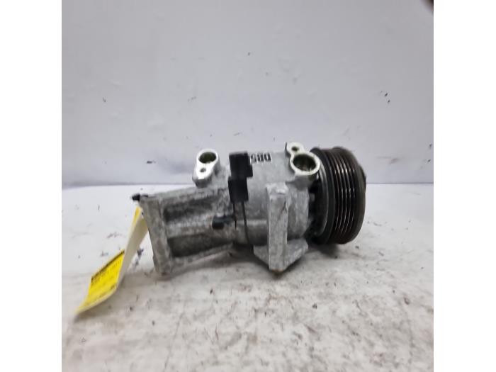 Usagé Pompe clim Mazda CX-3 (DJ/DK) 2.0 SkyActiv-G 120 Prix € 150,00 Règlement à la marge proposé par autodemontage denollen