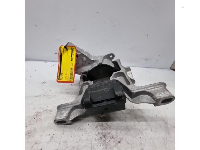 Usagé Support moteur Mazda CX-3 (DJ/DK) 2.0 SkyActiv-G 120 Prix € 50,00 Règlement à la marge proposé par autodemontage denollen