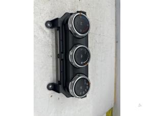 Używane Panel sterowania nagrzewnicy Mazda CX-3 2.0 SkyActiv-G 120 Cena € 75,00 Procedura marży oferowane przez de Nollen autorecycling