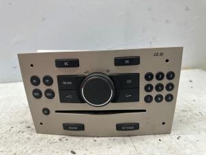 Used Radio CD player Opel Astra H SW (L35) 1.6 16V Twinport Price € 70,00 Margin scheme offered by de Nollen autorecycling