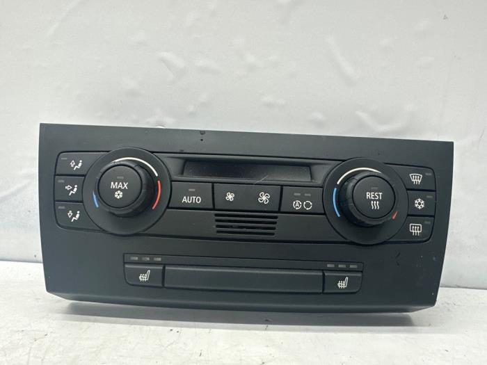 Heater control panel from a BMW 3 serie (E90) 320i 16V 2007