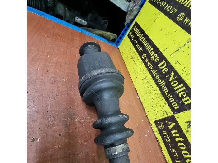 Front drive shaft, right from a Renault Clio II (BB/CB) 1.2 16V 2002