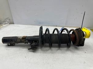 Used Front shock absorber, right Volkswagen Fox (5Z) 1.4 16V Price € 40,00 Margin scheme offered by de Nollen autorecycling