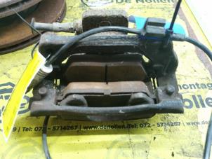 Used Front brake calliper, left Mini Mini (R56) 1.6 Cooper D 16V Price € 40,00 Margin scheme offered by de Nollen autorecycling