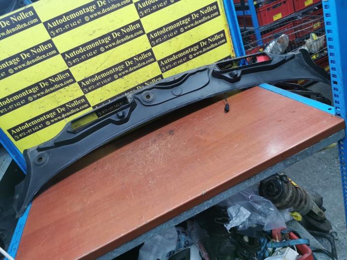 Gebrauchte Paravent BMW 3 serie (E90) 320i 16V Preis € 35,00 Margenregelung angeboten von autodemontage denollen