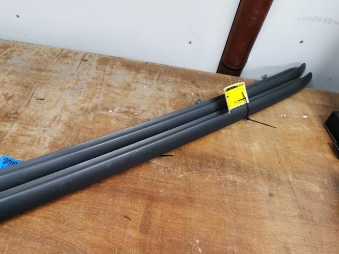 Begagnade Takräcken Mini Countryman (R60) 2.0 Cooper D 16V ALL4 Autom. Pris på förfrågan erbjuds av autodemontage denollen