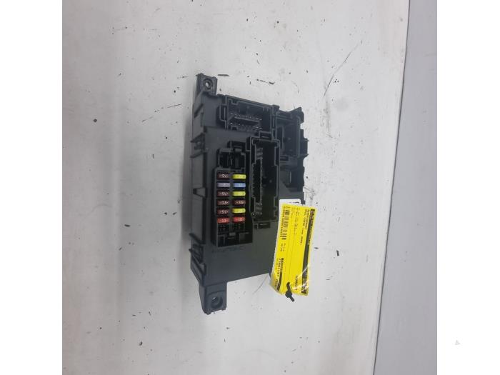Begagnade Säkringsbox Opel Corsa D 1.2 16V Pris € 40,00 Marginaltabell erbjuds av autodemontage denollen