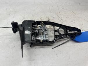 Usados Manija de puerta de 4 puertas izquierda delante Mini Countryman (F60) 1.5 TwinPower Turbo 12V Cooper SE ALL4 Precio € 40,00 Norma de margen ofrecido por de Nollen autorecycling