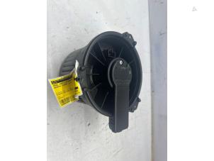 Usagé Ventilateur chauffage Daihatsu Cuore (L251/271/276) 1.0 12V DVVT Prix € 40,00 Règlement à la marge proposé par de Nollen autorecycling