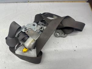 Used Front seatbelt, left Daihatsu Cuore (L251/271/276) 1.0 12V DVVT Price € 50,00 Margin scheme offered by de Nollen autorecycling